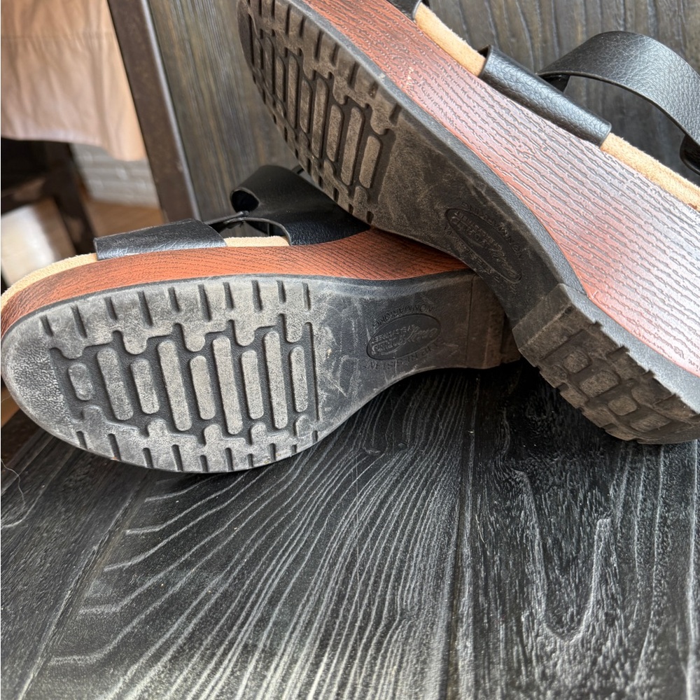 Korks by Kork-Ease Black Strappy Wedge Sandals Comfort Slip Resistant Size 9.5 - Picture 5 of 6